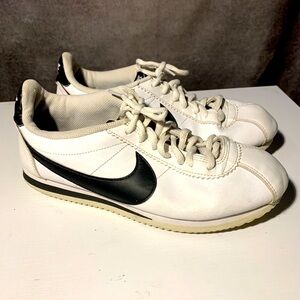 Nike Classic Cortez Swoosh Leather White Black Retro Women's Size 8.5